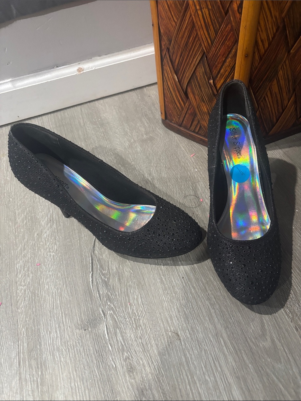 Sparkling Black Round-Toe Dress Heels